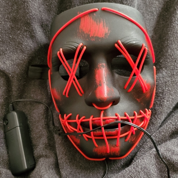 Mask - Picture 3 of 3